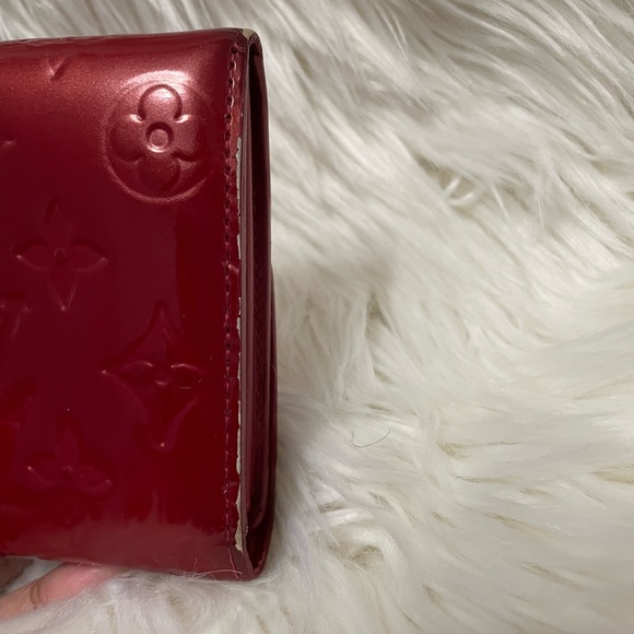 SOLD Beautiful Louis Vuitton Sarah Wallet - Picture 9 of 12
